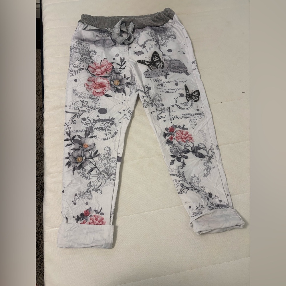 NWOT VENTI 6 Floral Print Skinny Pants